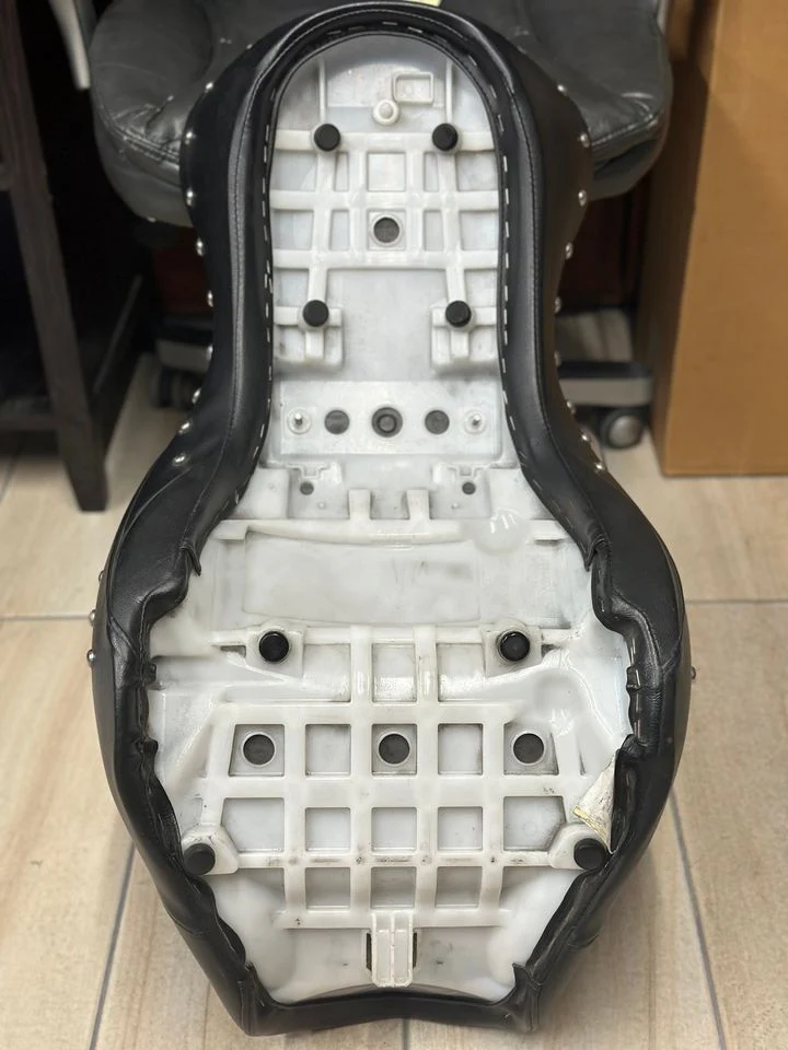 Kawasaki Vulcan 900 Seat - Image 4